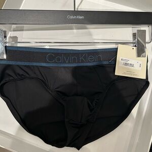 Calvin Klein Men's Black and Blue low rise briefs  new micro fiber